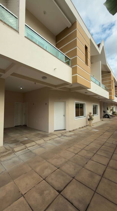 Casa com 3 dormitórios e suíte, vaga e 127,8 m² na Praia da Cal