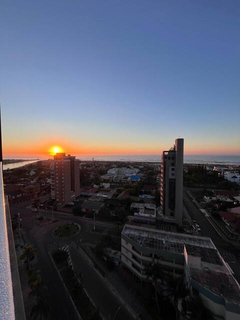 Apartamento com 6 dormitórios e 3 vagas, 380 m² na Praia Grande