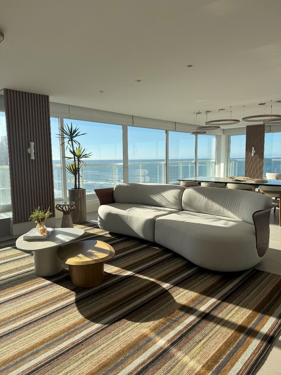Apartamento 4 dorm (1 suíte) com 3 vagas e 296 m² privativos