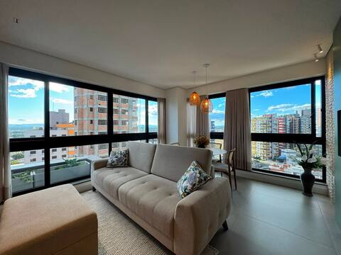 Apartamento 2 suítes no Condomínio Rosa dos Ventos no Praia Grande